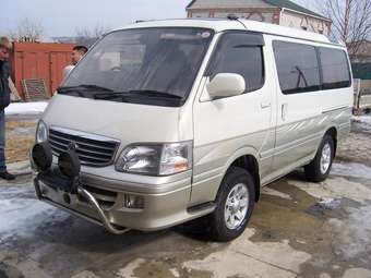 2000 Toyota Hiace