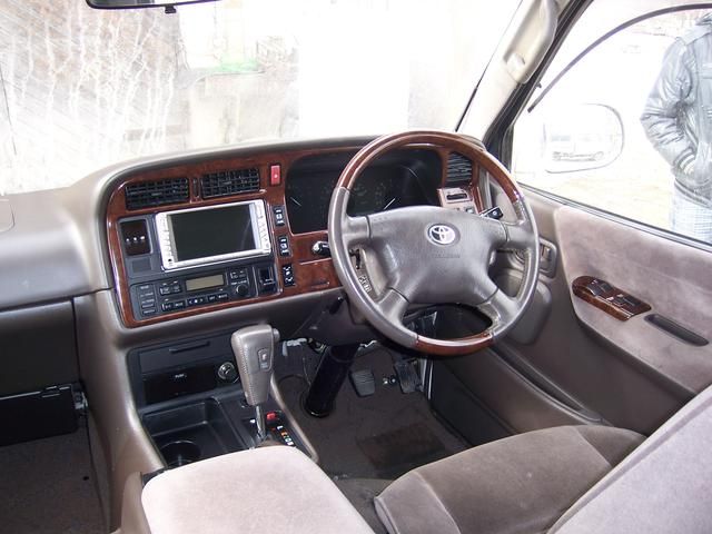 2000 Toyota Hiace