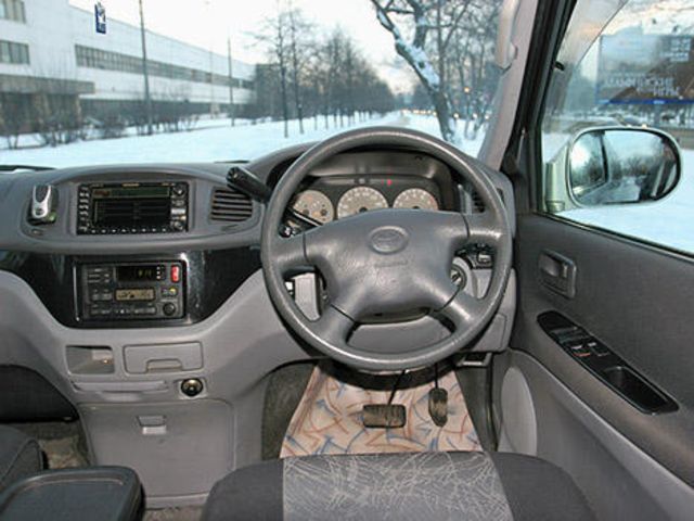 2000 Toyota Hiace