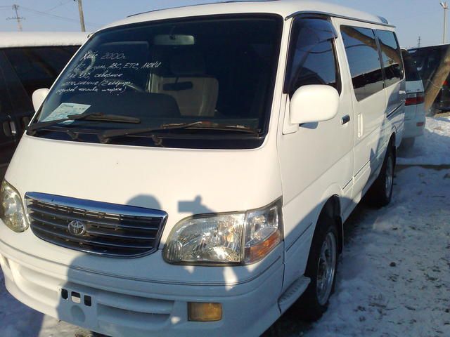 2000 Toyota Hiace