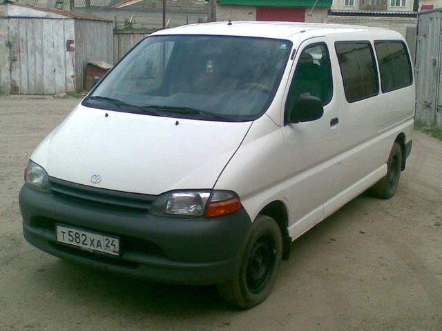 2000 Toyota Hiace