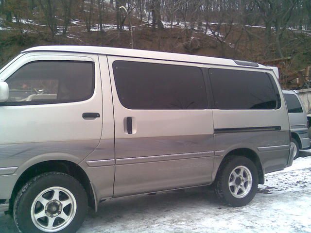 2000 Toyota Hiace