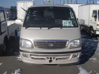 2000 Toyota Hiace