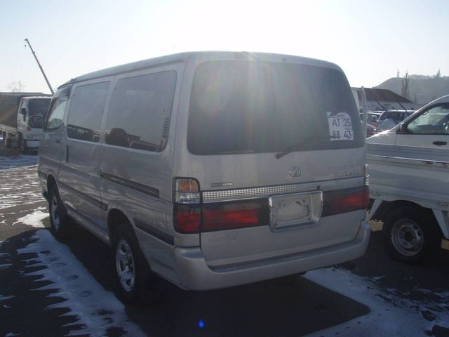 2000 Toyota Hiace