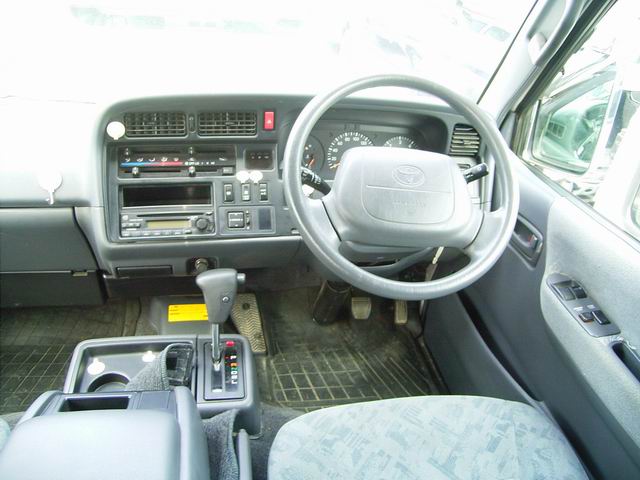 2000 Toyota Hiace Pictures