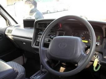 2000 Toyota Hiace Pictures