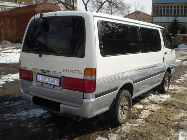 2001 Toyota Hiace