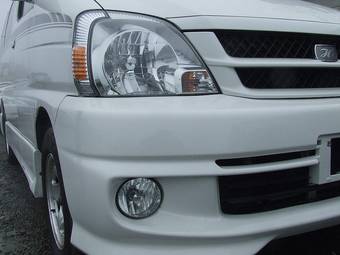 2001 Toyota Hiace Pictures