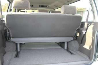 2001 Toyota Hiace Pictures