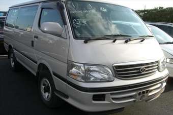 2001 Toyota Hiace Photos