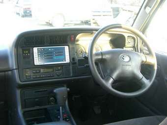 2001 Toyota Hiace Pictures