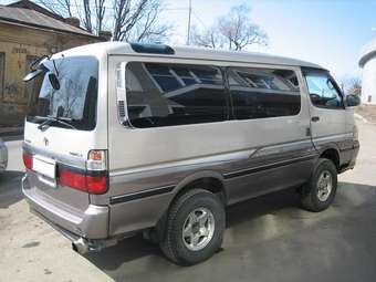 2001 Toyota Hiace Pics