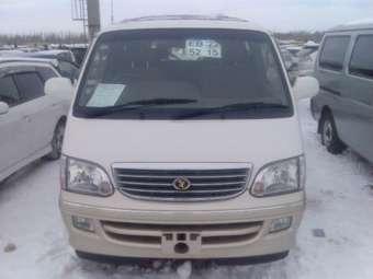 2001 Toyota Hiace Pictures