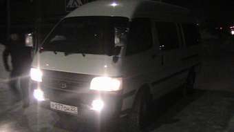 2001 Toyota Hiace Photos