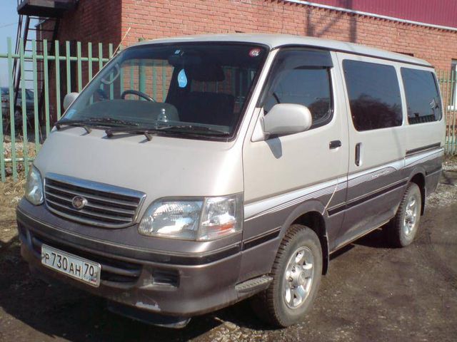 2002 Toyota Hiace