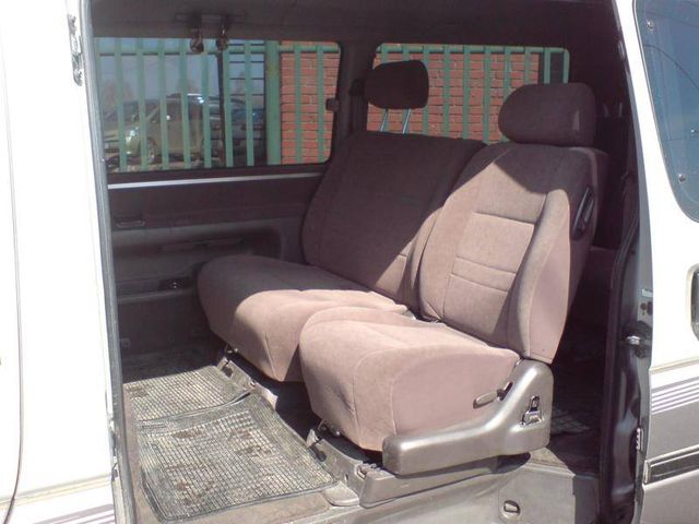 2002 Toyota Hiace