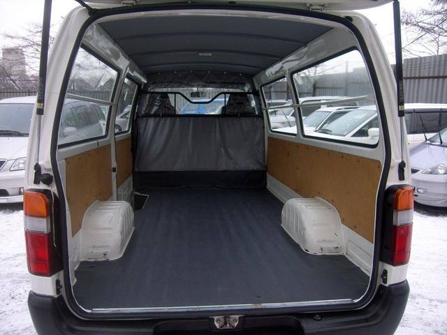 2002 Toyota Hiace