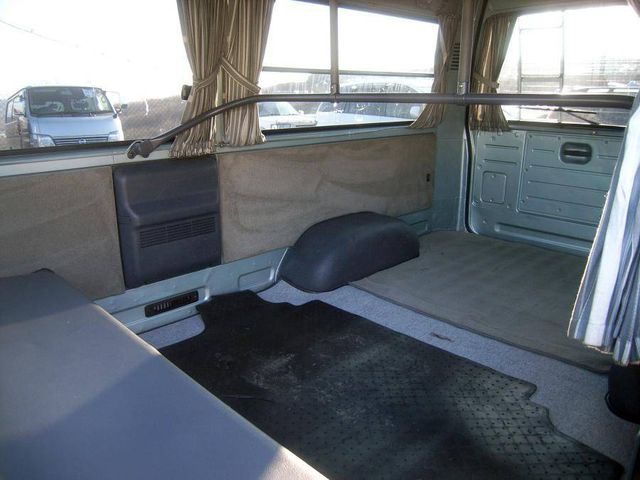 2002 Toyota Hiace