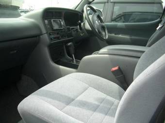 2002 Toyota Hiace Pictures