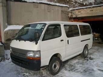 2002 Toyota Hiace Photos