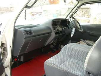 2002 Toyota Hiace Wallpapers