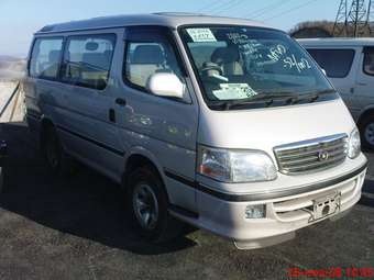 2002 Toyota Hiace Pictures