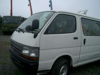 2002 Toyota Hiace Photos