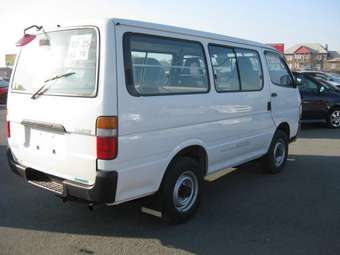 2002 Toyota Hiace Pictures