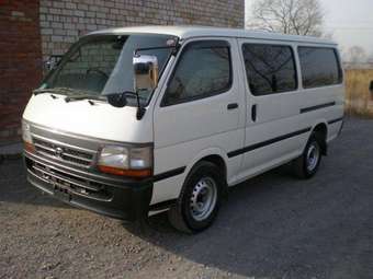 2002 Toyota Hiace Pics