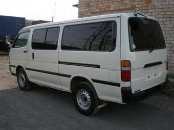 2002 Toyota Hiace Pictures