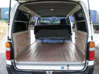 2002 Toyota Hiace Pictures