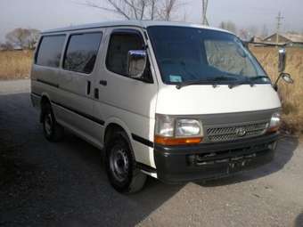 2002 Toyota Hiace Photos