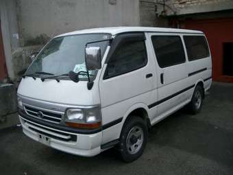 2002 Toyota Hiace Photos