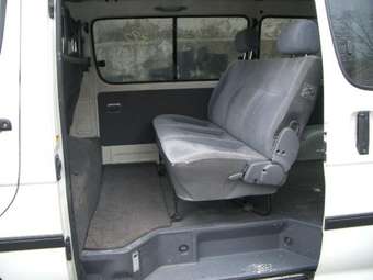 2002 Toyota Hiace Pictures