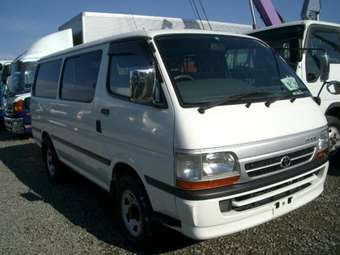 2002 Toyota Hiace Images