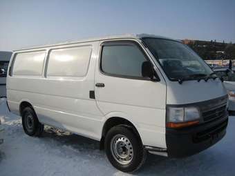 2002 Toyota Hiace Photos