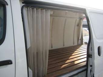 2002 Toyota Hiace Pictures