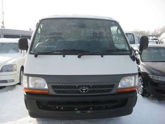 2002 Toyota Hiace Pictures