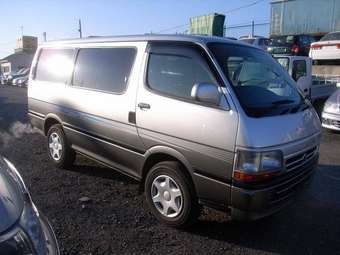2002 Toyota Hiace Pictures