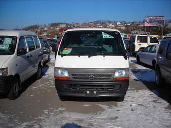 2002 Toyota Hiace Pictures