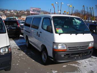 2002 Toyota Hiace Pictures