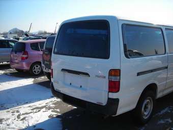 2002 Toyota Hiace Photos