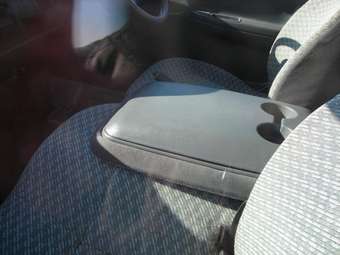 2002 Toyota Hiace Pictures