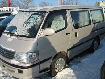 2002 Toyota Hiace Pictures