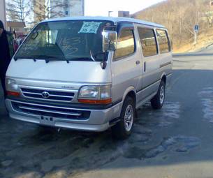 2002 Toyota Hiace Pictures