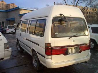 2002 Toyota Hiace Photos