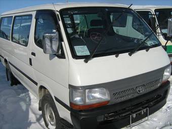 2002 Toyota Hiace Pictures