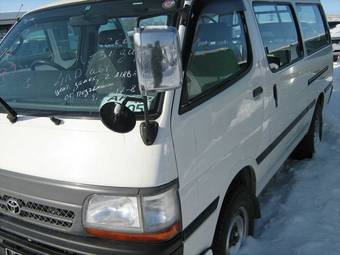 2002 Toyota Hiace Photos