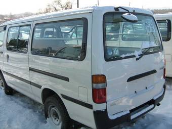 2002 Toyota Hiace Pictures