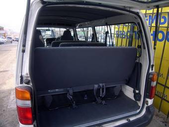 2002 Toyota Hiace Pictures